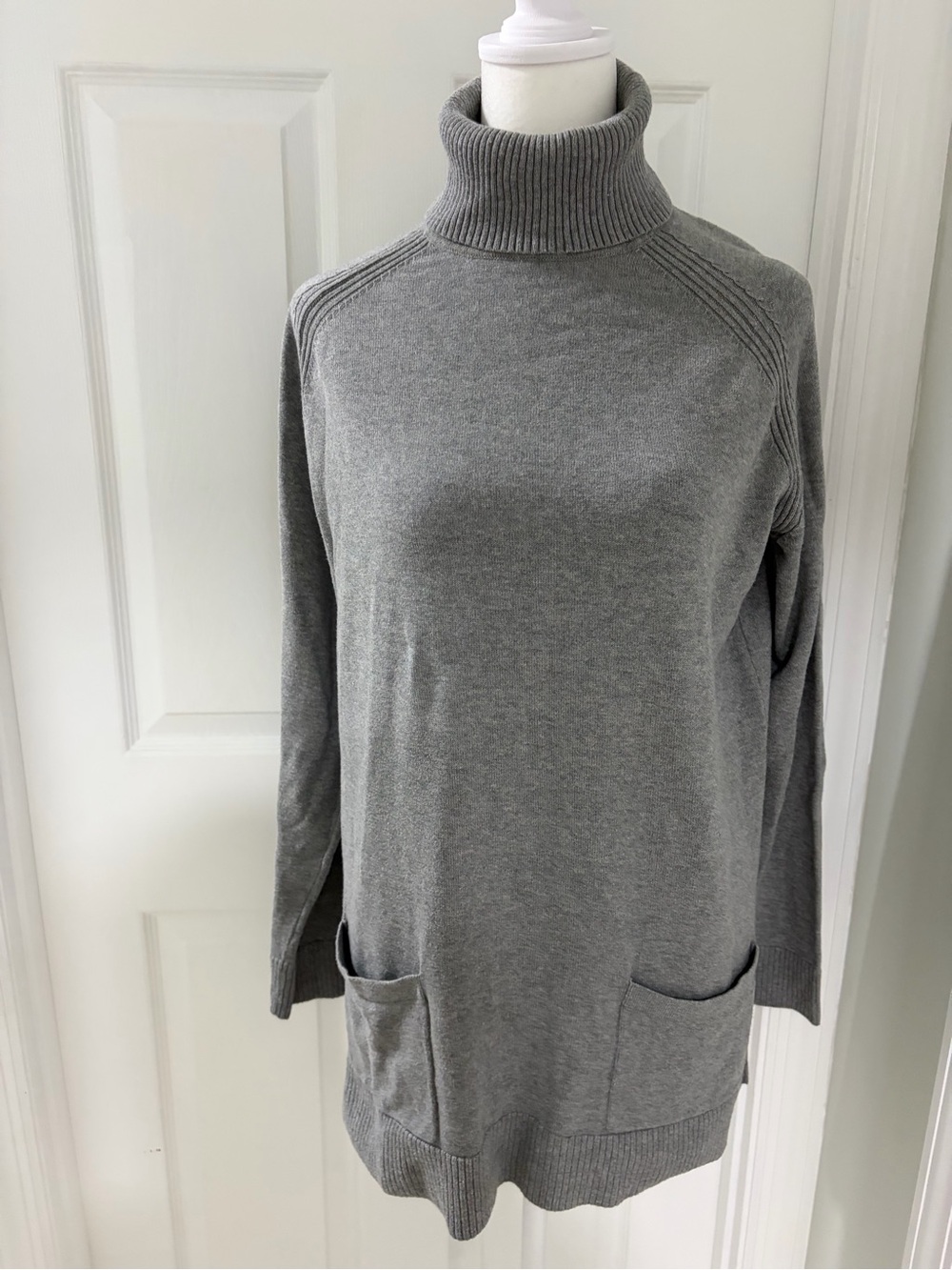 JEANNE PIERRE 100% Cotton Gray Turtleneck Pocket Sweater